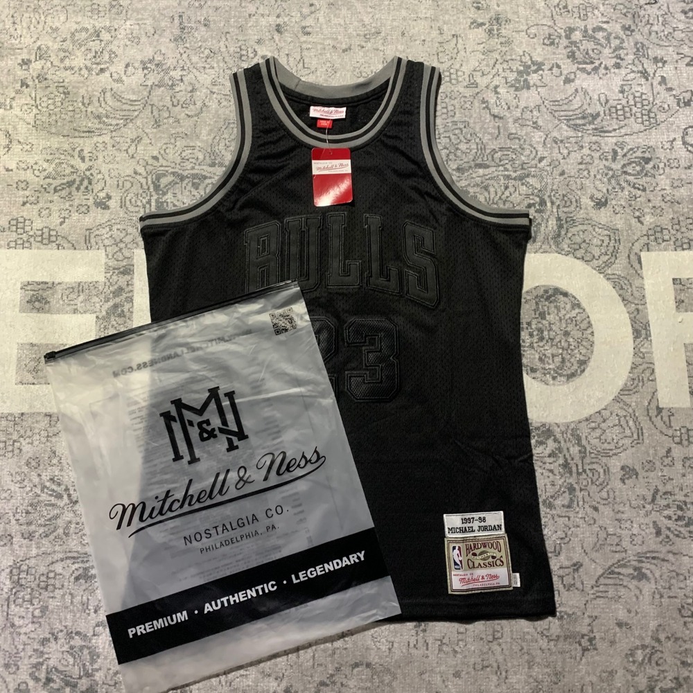 Mitchell & Ness Michael Jordan Bulls Jersey Mens M Black NWT 1997-98 Hardwood